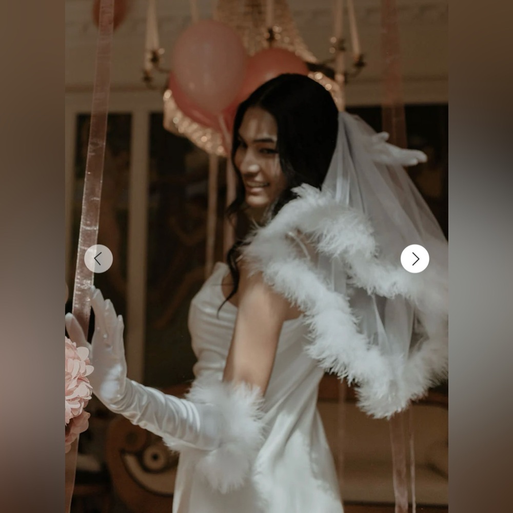 Gigi & Olive White Feather Trim Bridal Veil Soft Tulle Bachelorette Wedding Veil - Picture 4 of 13